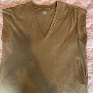 FRAME LE MID RISE V tee shirt medium